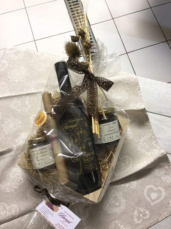 RegalareVinoRavagli_ConfezioneFamoso