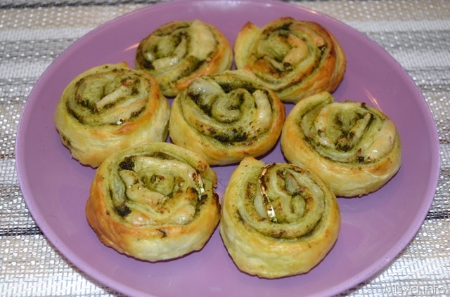 Girelle-sfoglia-pesto-brie